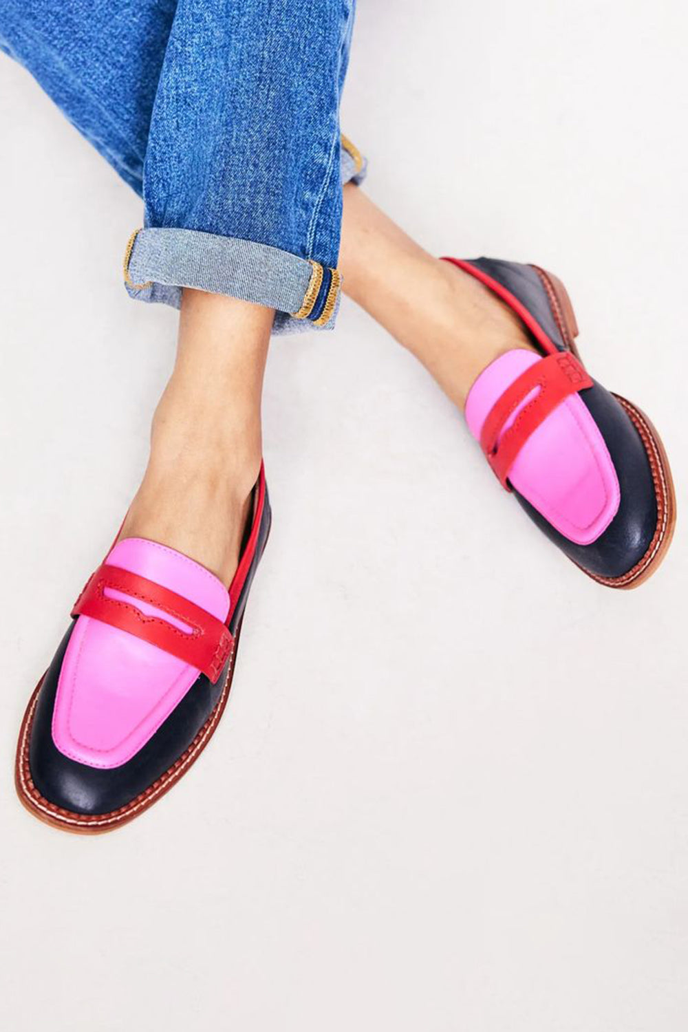 Lunessa - Mocassins noirs avec accent coloré