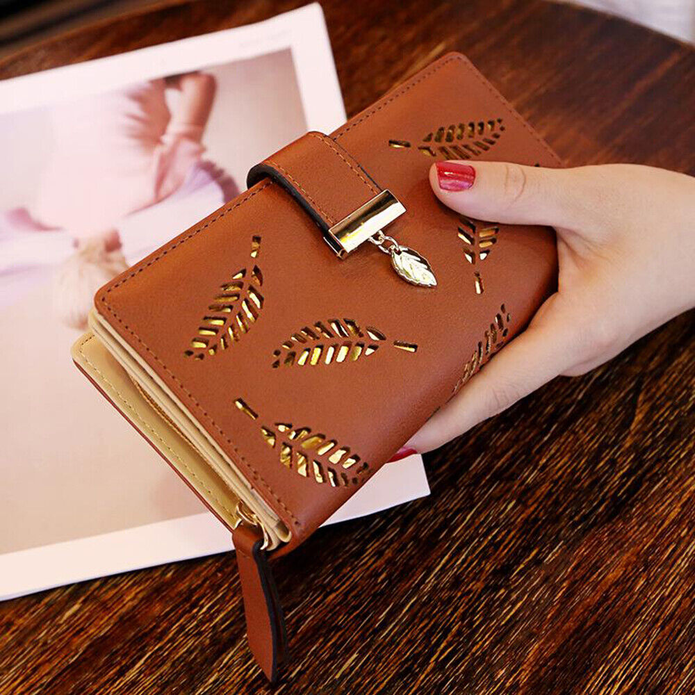 Portefeuille en cuir à feuilles dorées